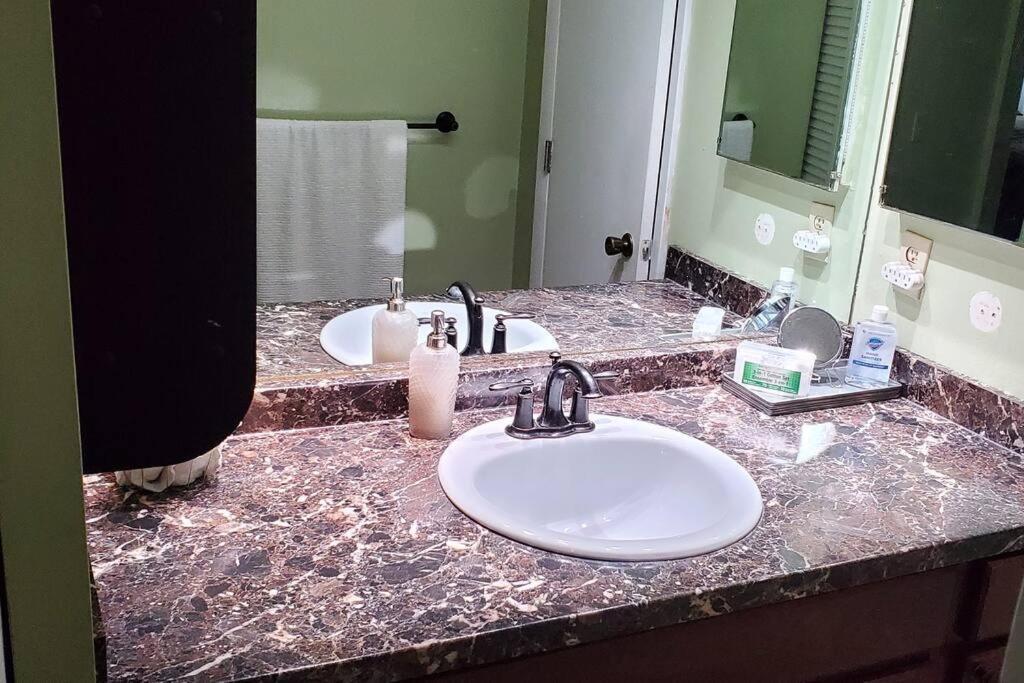 Fully Furnished, Beautiful, Spacious Two Bedroom Condo Lauderhill Exterior photo