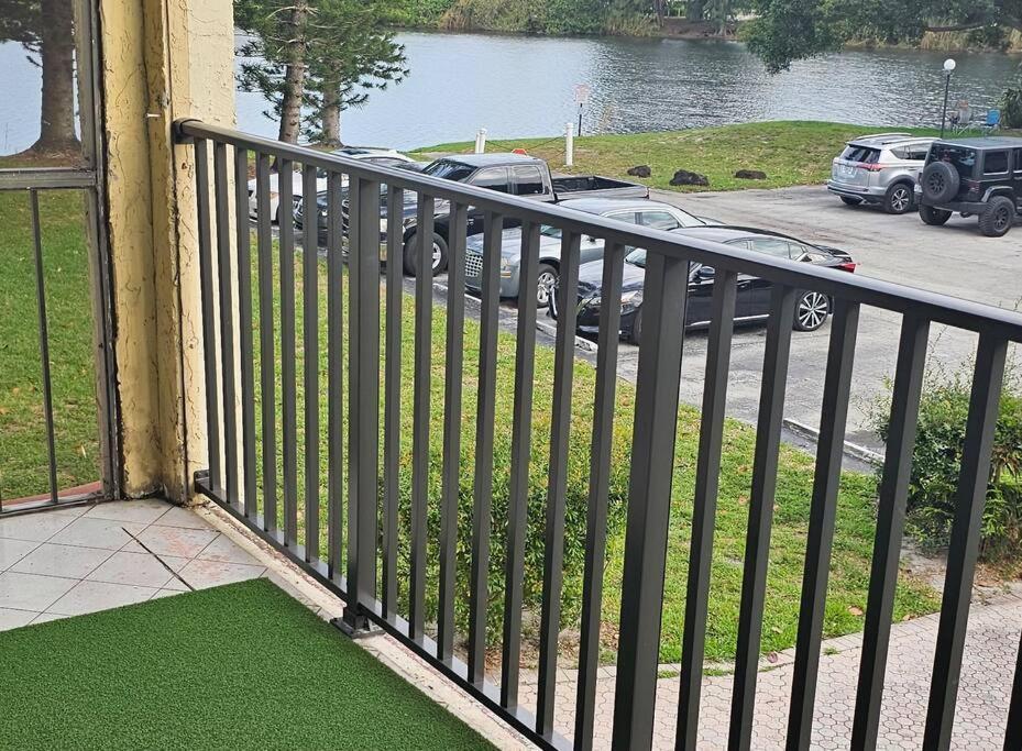 Fully Furnished, Beautiful, Spacious Two Bedroom Condo Lauderhill Exterior photo