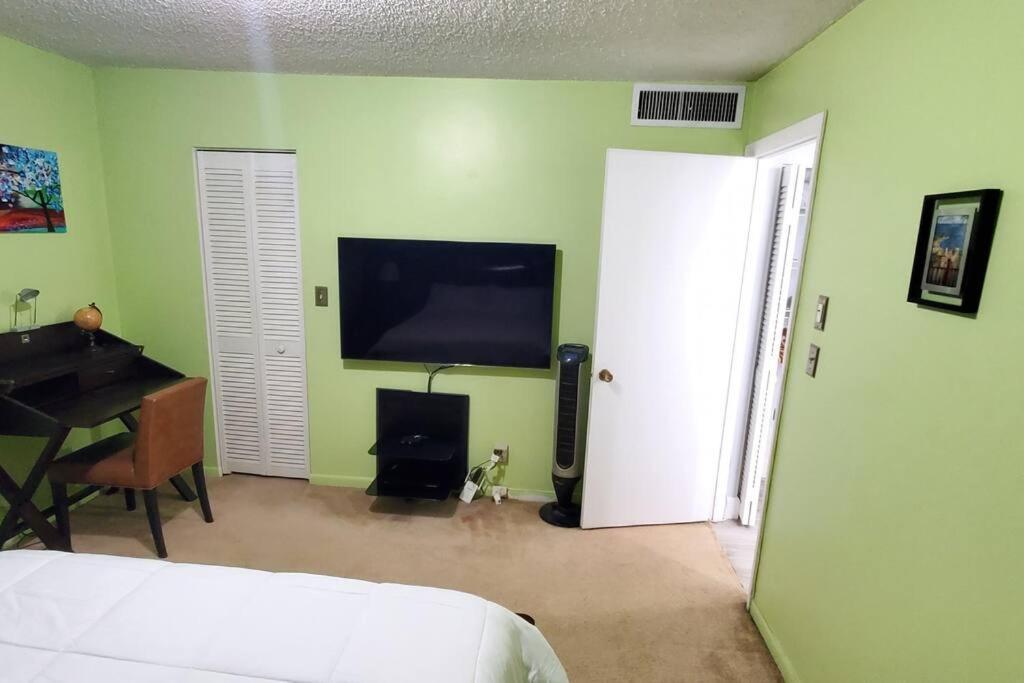 Fully Furnished, Beautiful, Spacious Two Bedroom Condo Lauderhill Exterior photo