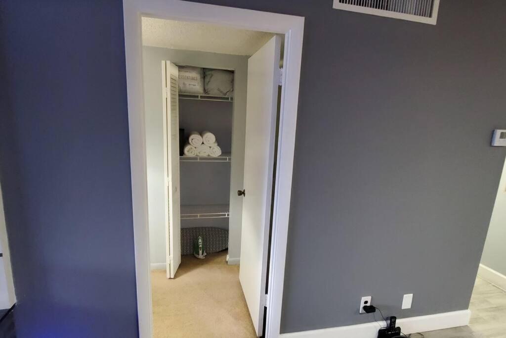 Fully Furnished, Beautiful, Spacious Two Bedroom Condo Lauderhill Exterior photo