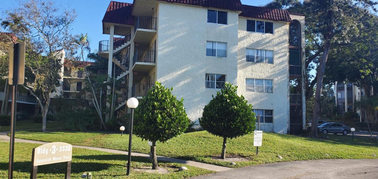Fully Furnished, Beautiful, Spacious Two Bedroom Condo Lauderhill Exterior photo